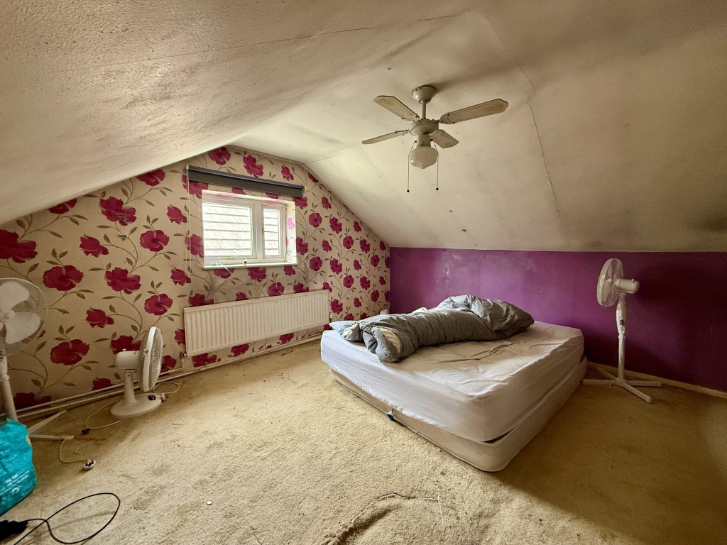 Lot: 38 - PLANNING FOR CONVERSION INTO FOUR-BEDROOM HOUSE WITH EN-SUITES - Bedroom three